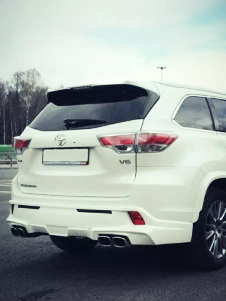 Тюнинг хайлендер. Toyota Highlander 2015 обвес. Highlander u50 обвес. Toyota Highlander 2013 обвес. Обвес Тойота хайлендер 2014.