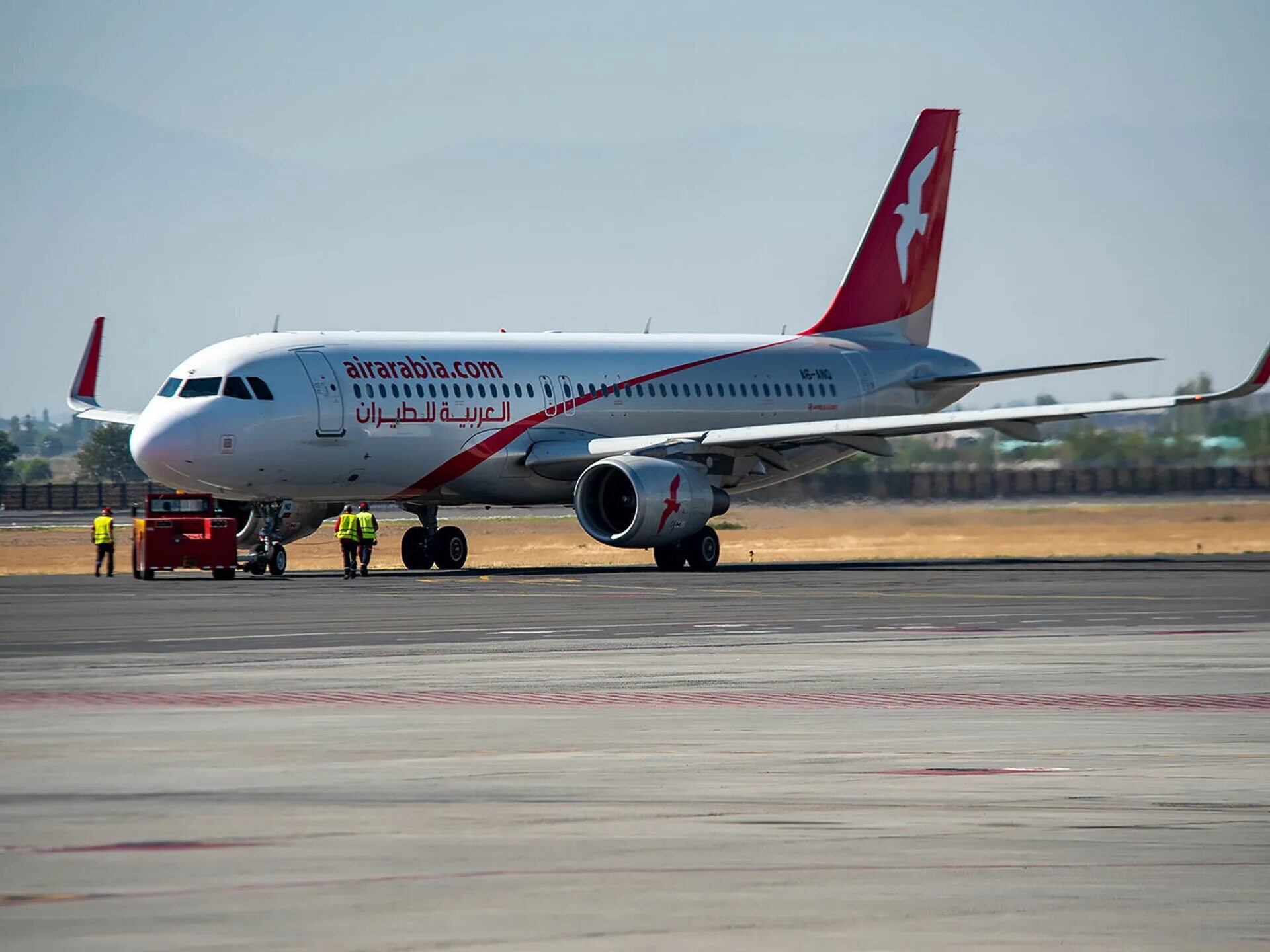 Armenia airlines. Эйр Арабия авиакомпания. Air Armenia авиакомпания. Эйр Армения самолет а 321. AIRARABIA a320 в Кольцово.