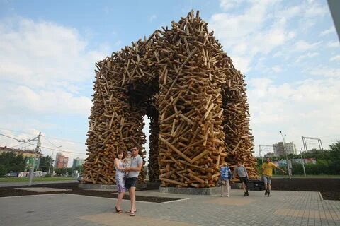 Арт объект ворота