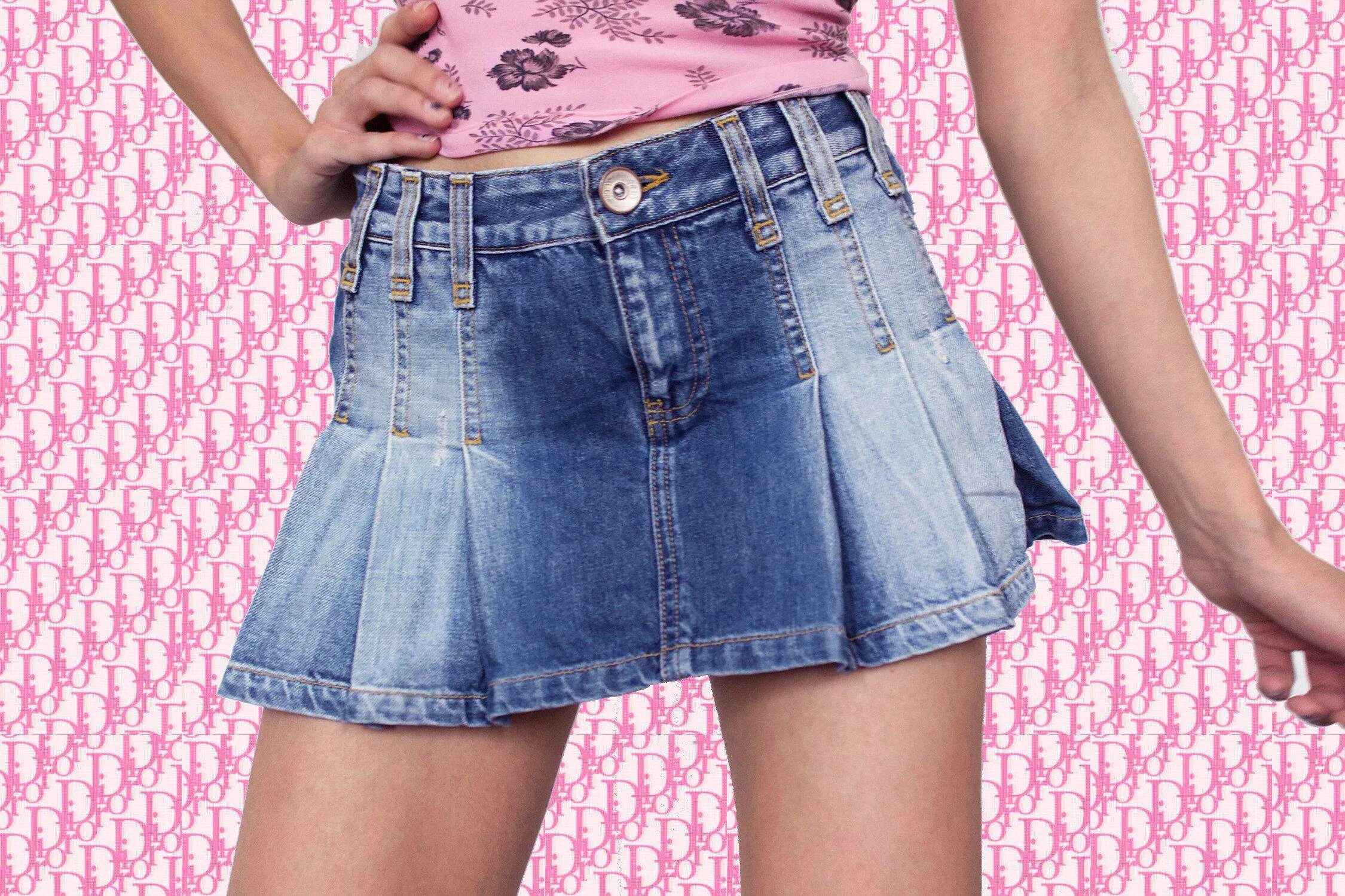 Купить джинсовую юбку в интернет. Denim skirt 2000's. Denim Mini skirt 90s. Джинсовая юбка y2k. Джинсовая мини юбка.