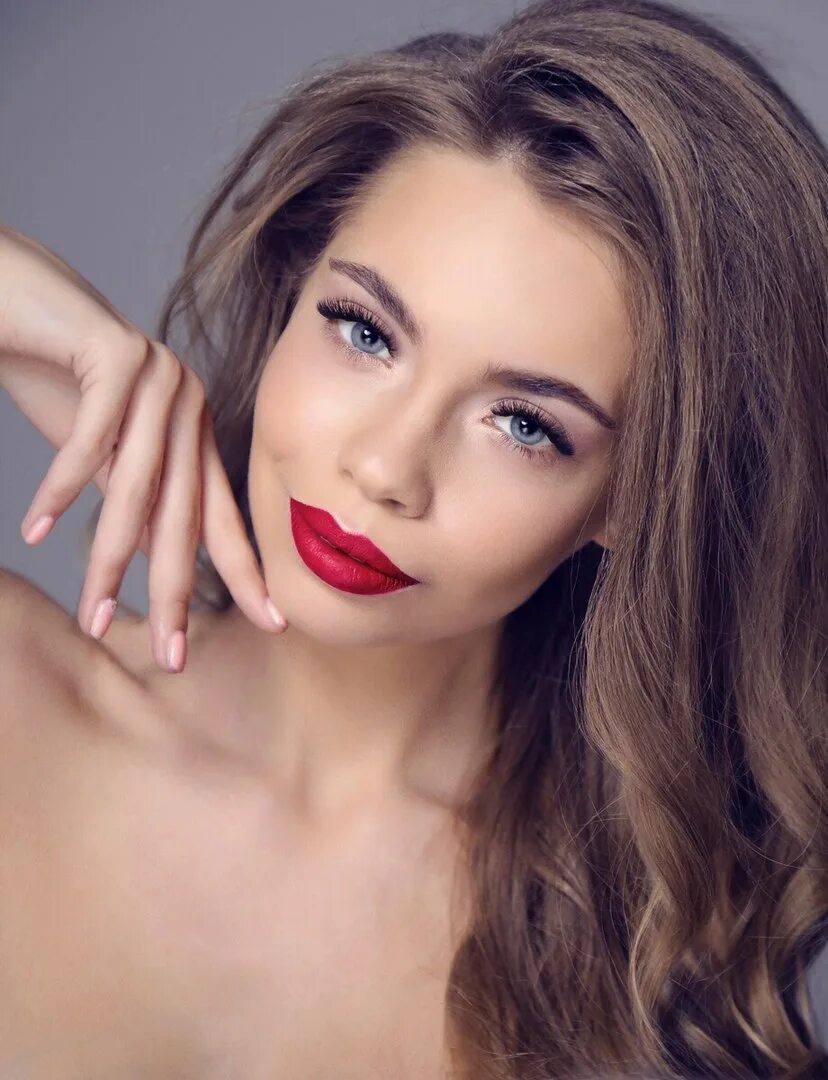 Маникюр. Подмигивающий человек. Модели женских стрижек. Приглашаю моделей на стрижки и окрашивание. Требуются модели модели на стрижку.