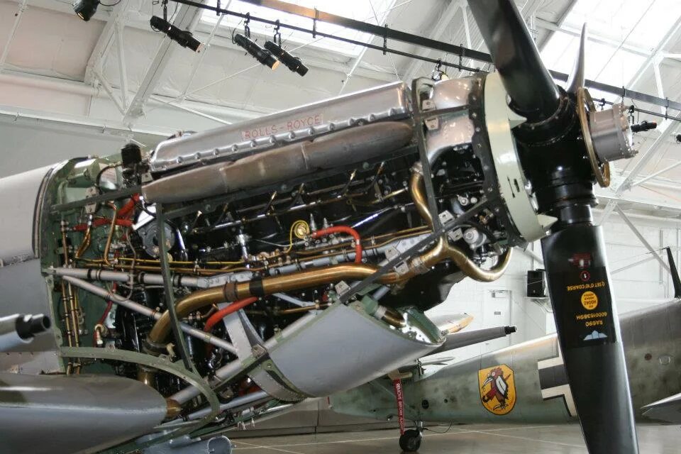 Мотор истребителя. Merlin engine Spitfire. V12 Rolls-Royce Merlin. Rolls Royce Merlin v12 Spitfire. Двигатель Merlin Spitfire.