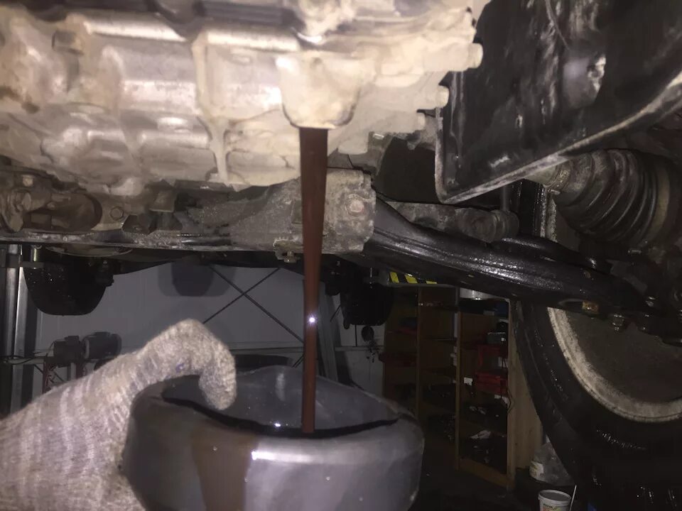 Акпп санта фе 3. Hyundai santa fe масло в акпп. Сливная пробка на акпп санта фе 2003. Хендай санта фе замена масла в акпп. 2 дизель.