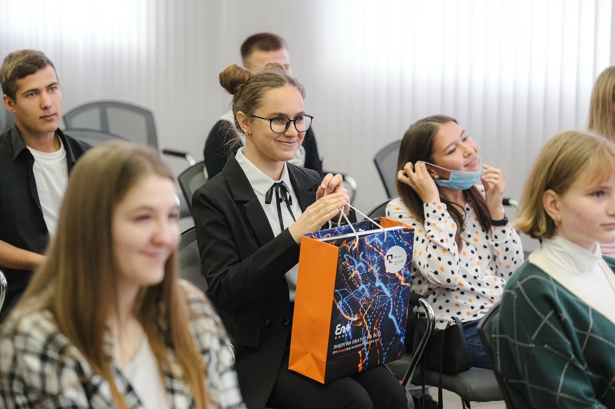 Работа в красноярске для студентов. Работа в красноярске для студентов. Объявление о работе для студентов. Красноярск студенты картинка. Работа в красноярске для студентов.