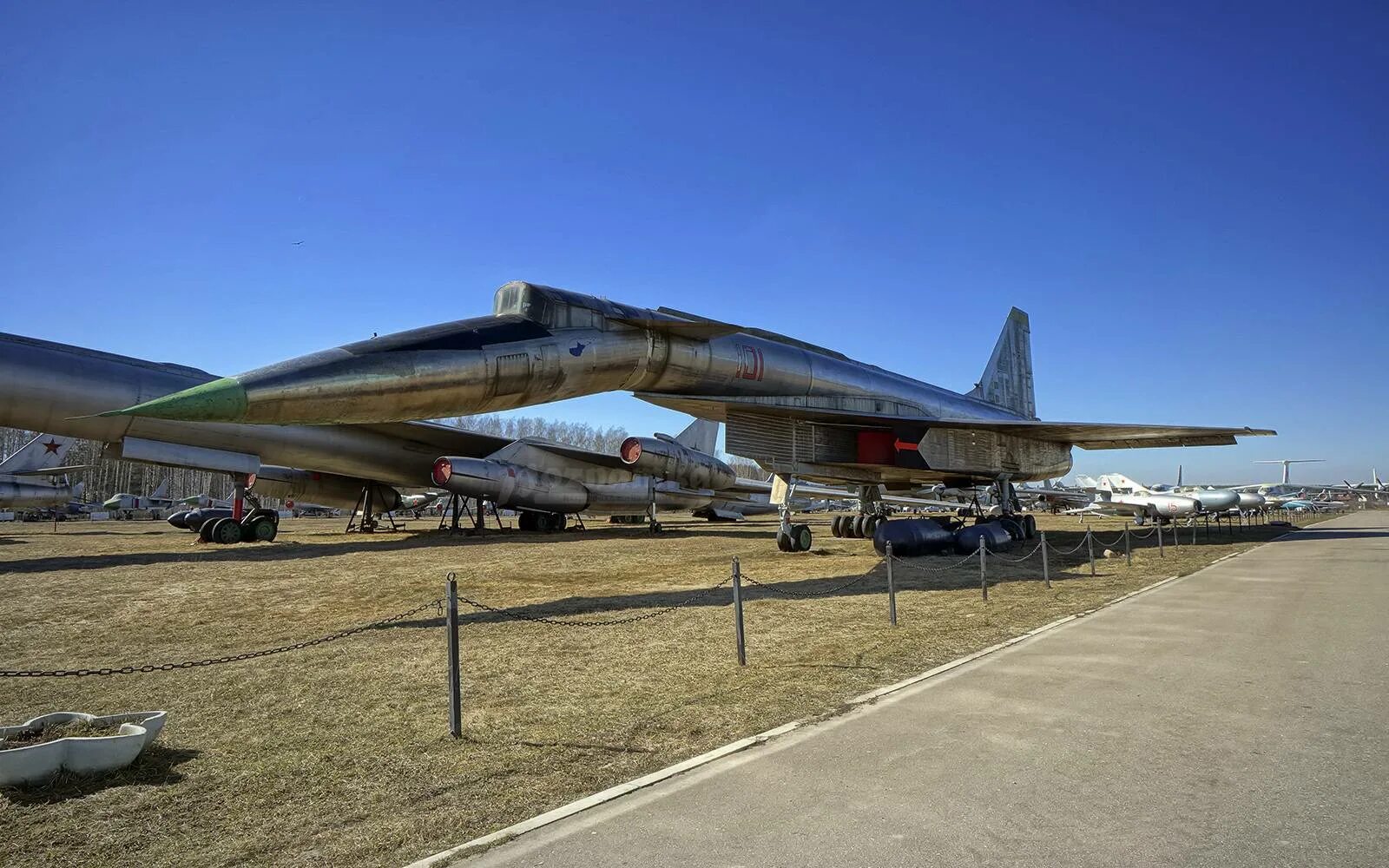 Самолет сотка. Т-4 сотка самолёт. Т4 100. Су 100 т4. Т 4 100 самолет.