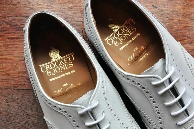 Обувь какой фирмы лучше. Крокет Джонс обувь. Английские туфли мужские. Броги мужские летние. Кеды Броги.