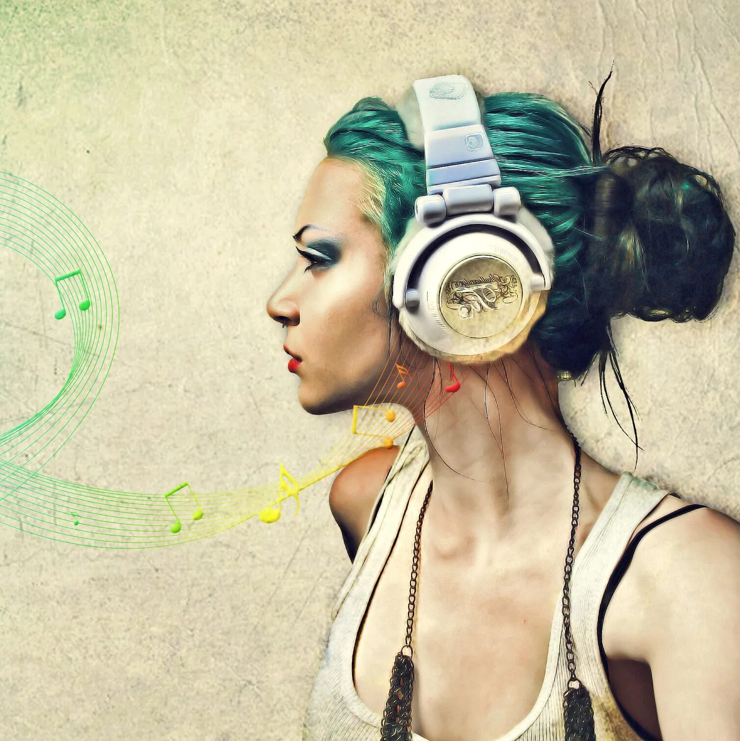 Sound sound слушал. Sound on значок. Every single sound in gdcolon com. Девушка диджей. Fan sound sleep.