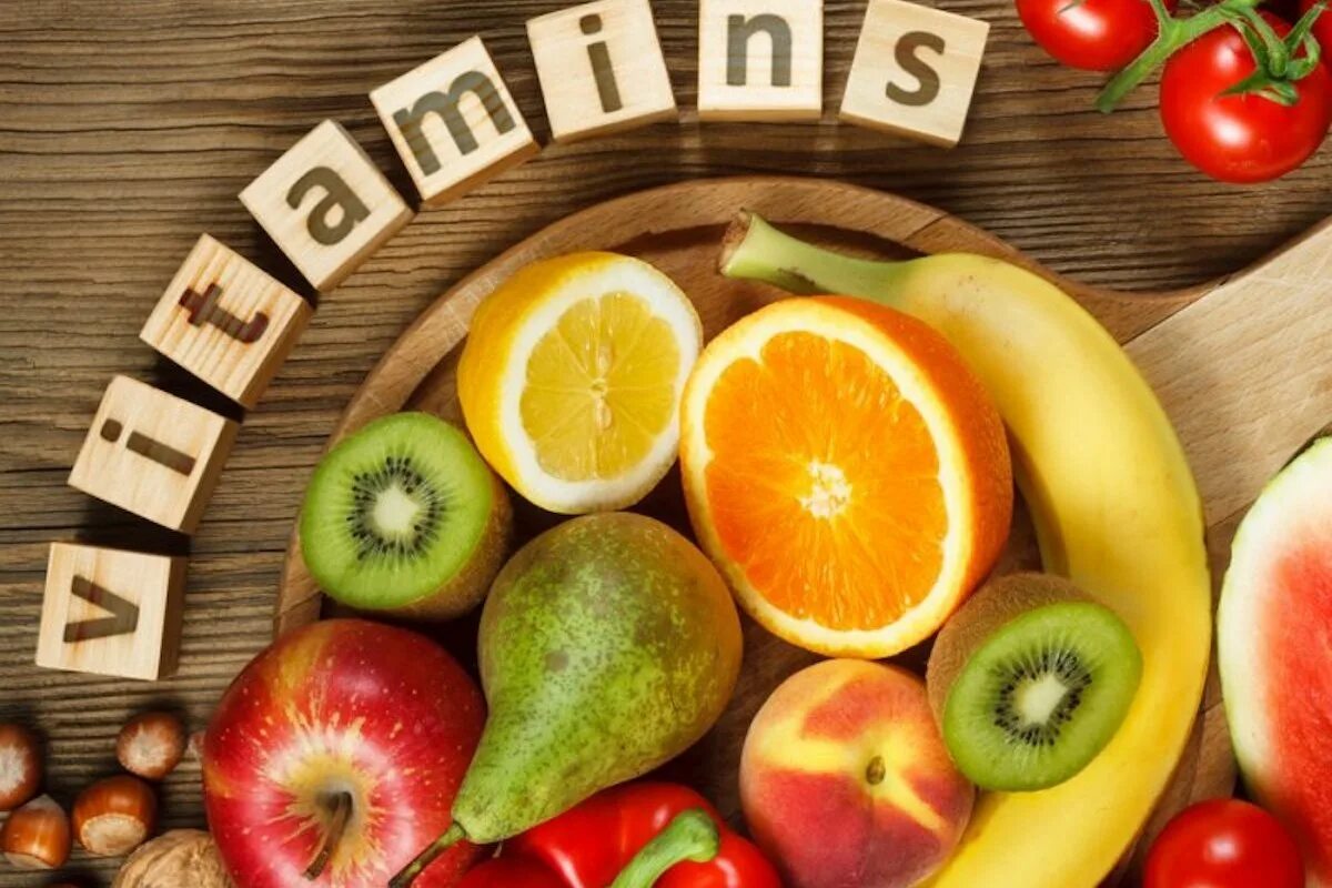 Витамин с летом можно. Витамины. Фрукты для здоровья. Витамины в фруктах. Что такое витамины.