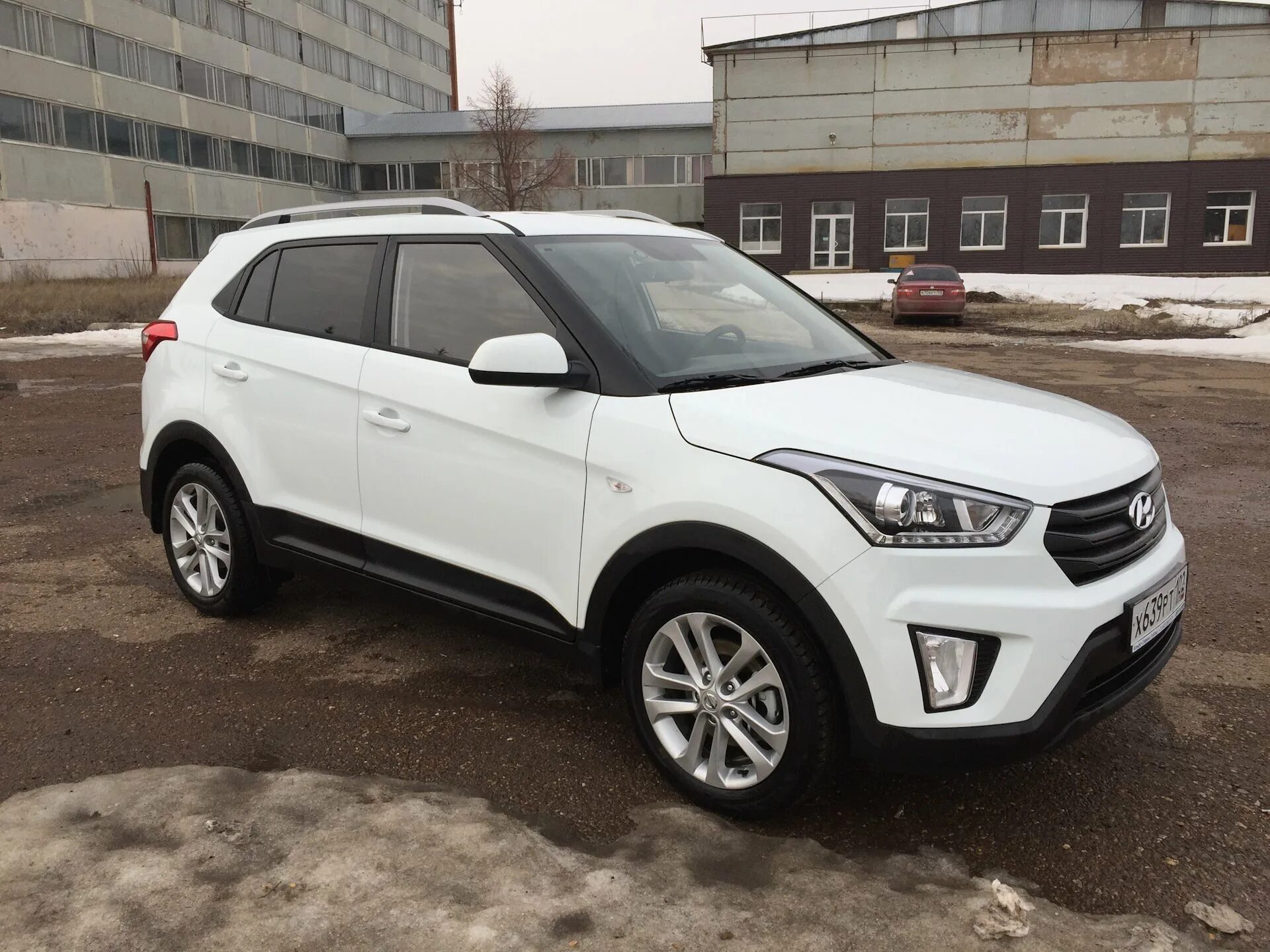 Hyundai Creta r17. Хендай Крета 17. Белая Creta Hyundai диски 16. Диски Хендай Крета 17. Авито купить крету с пробегом