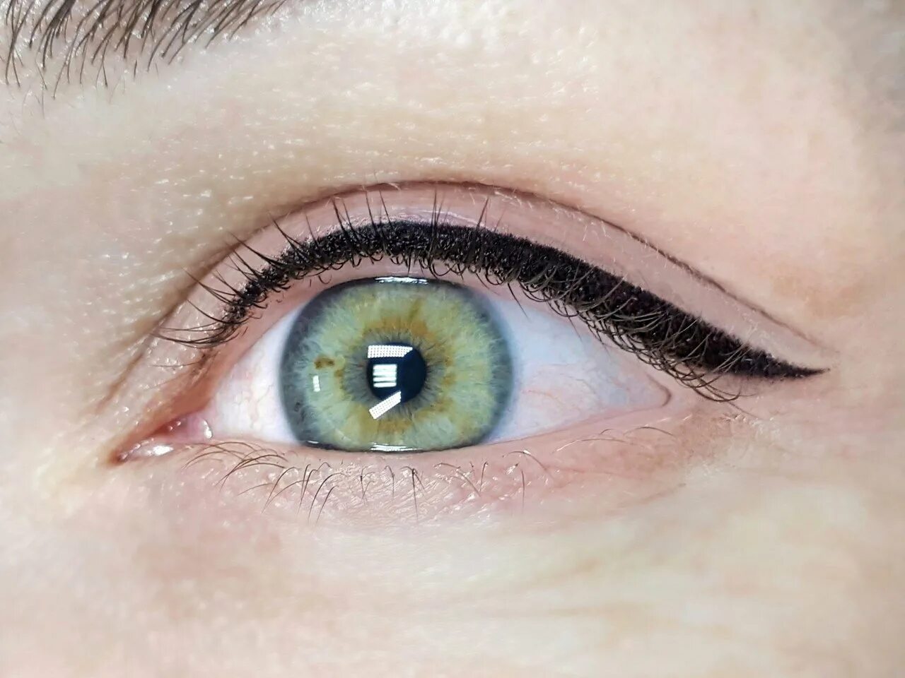 классические стрелки перманентный макияж. перманентный макияж стрелки классические. классические стрелки перманентный макияж. классические стрелки перманентный макияж. татуаж стрелки на глазах.