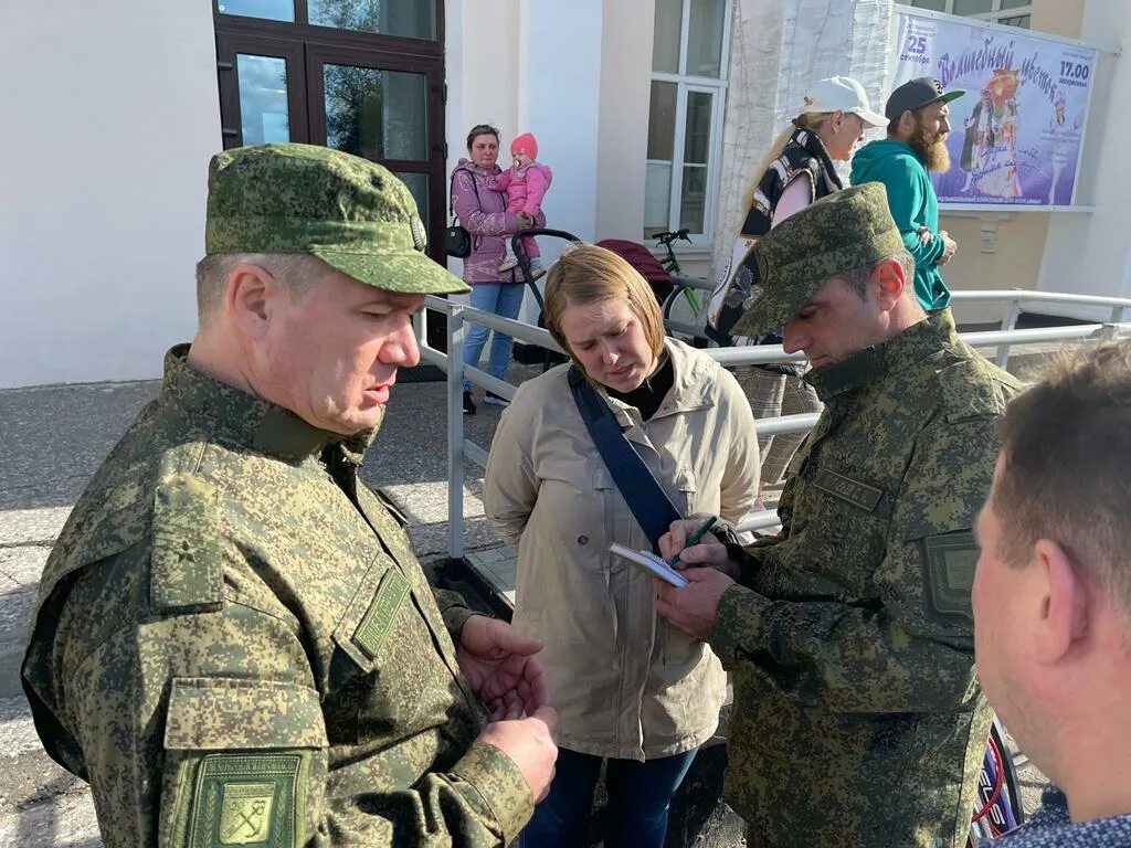 Военный комиссариат ленинградской области фото Военкомат Ленобласти поздравил девушек с 8 ЧС Калининград и область