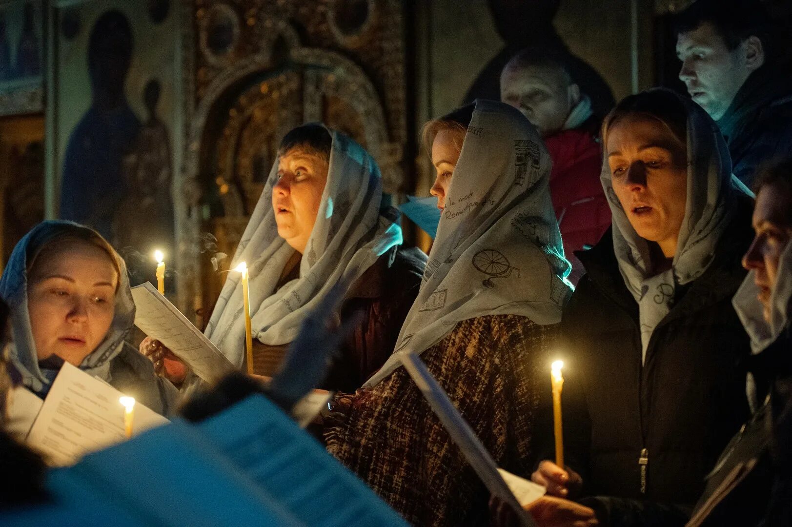 Вечерняя служба в прощенное воскресенье. Чин прощения в церкви. Прощеное воскресенье чин прощения. Чин прощения богослужение. Прощенное воскресенье служба в храме.