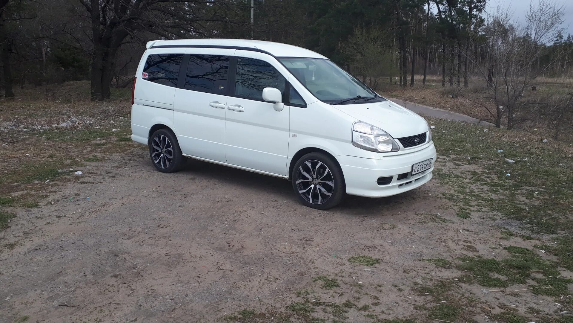 Nissan serena c26 колеса r18. Колеса на ниссан серена. Nissan serena c25 r17. Колеса на ниссан серена. Nissan serena 26.