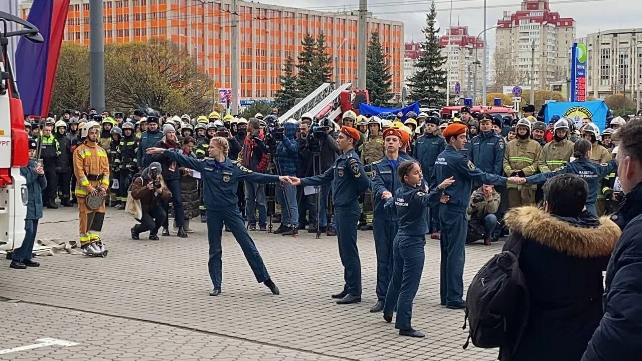 Вызов санкт петербурга. Вертикальный вызов 2025. лидер тауэр санкт-петербург. вертикальный вызов 2025 санкт-петербург. вертикальный вызов 2025 москва.