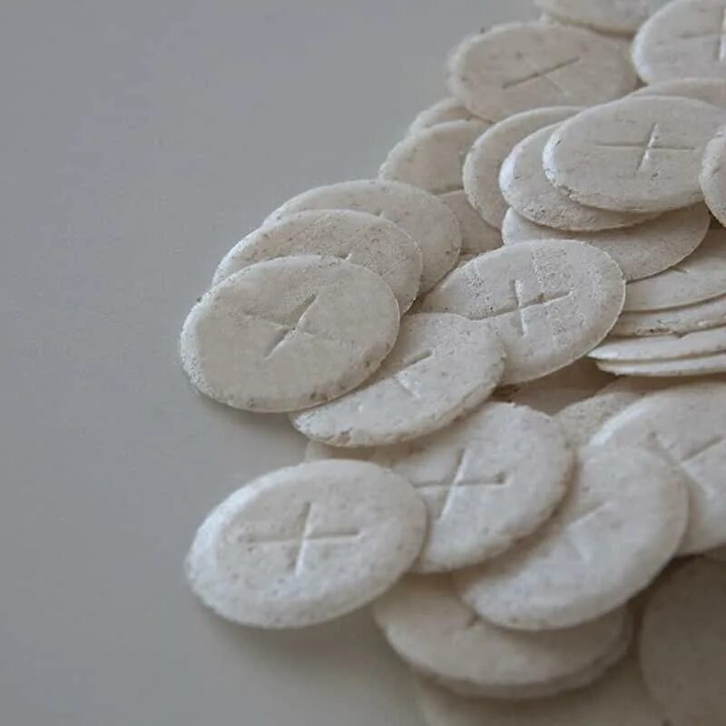 Чаша и хлеб. Хлебец для причастия 8. Евхаристия святые дары. Вино для вечери господней. Хлеб и вино причастие.