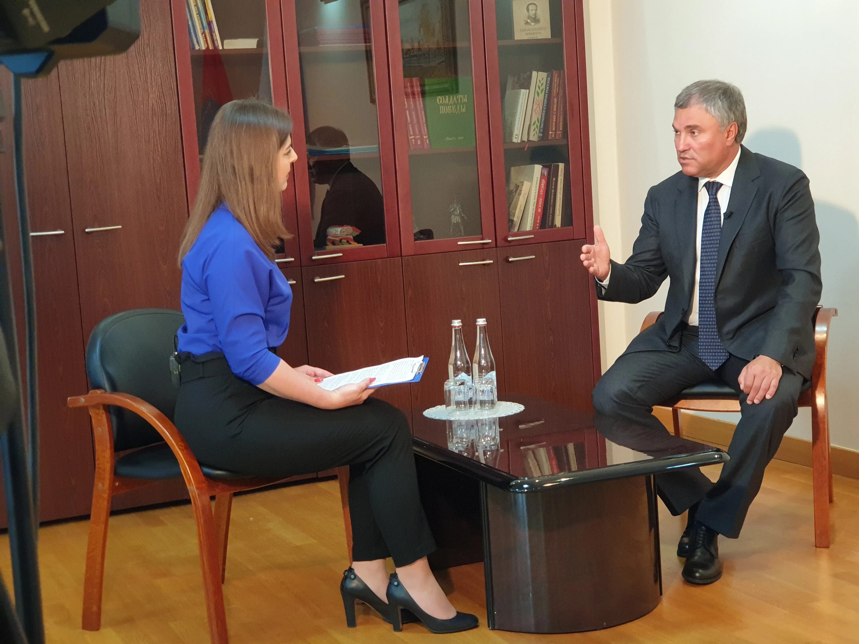 Последние события интервью. Интервью на радио фото. Последние события интервью. Последние события интервью. Песков на пресс конференции 2021.