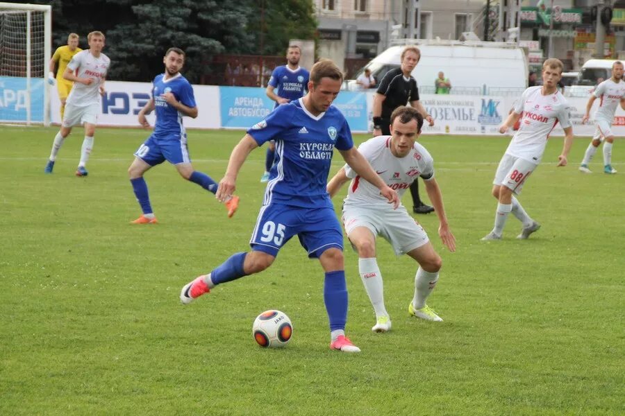 Сайт фк авангард курск. Авангард Курск. Форте -Авангард Курск. Авангард 2 Курск. Авангард Курск - Урал 2005.