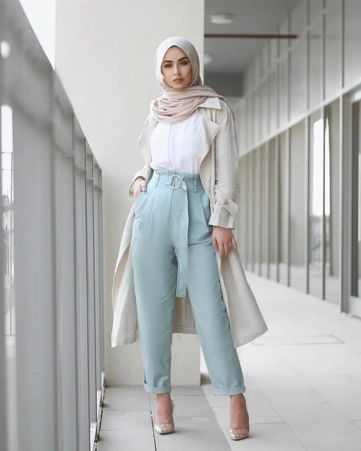 Мусульманские штаны. Hijab Style 2022 костюм брючный. Hijab Moda 2022 одежда Повседневная. Hijab Moda 2020 одежда. Одежда hidjab 2021.