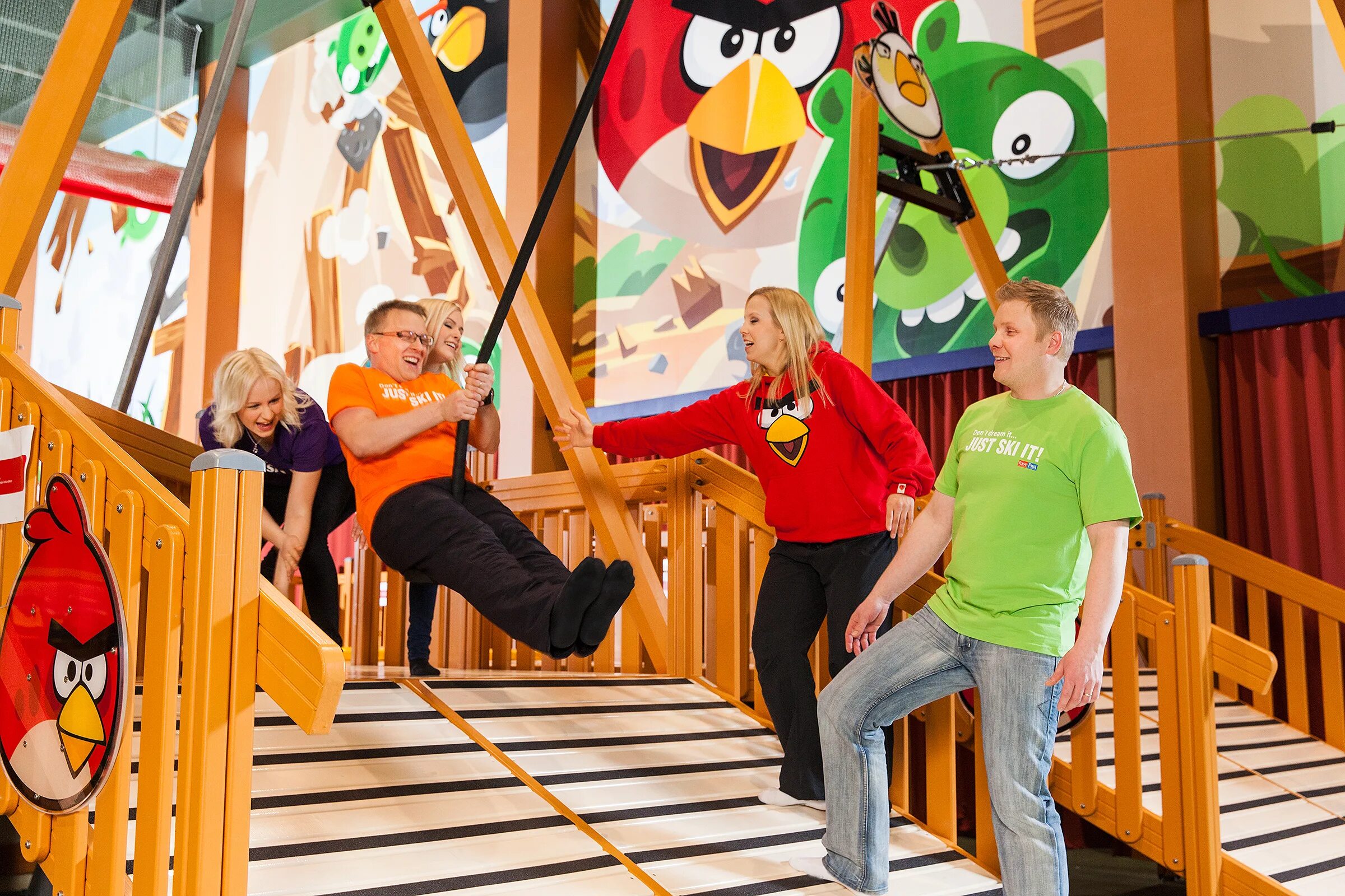 Парк Angry Birds в Санкт-Петербурге Европолис. Парк развлечений Angry Birds activity Park в Санкт Петербурге. Энгри бердз парк СПБ. Энгри бердз Активити парк в СПБ.