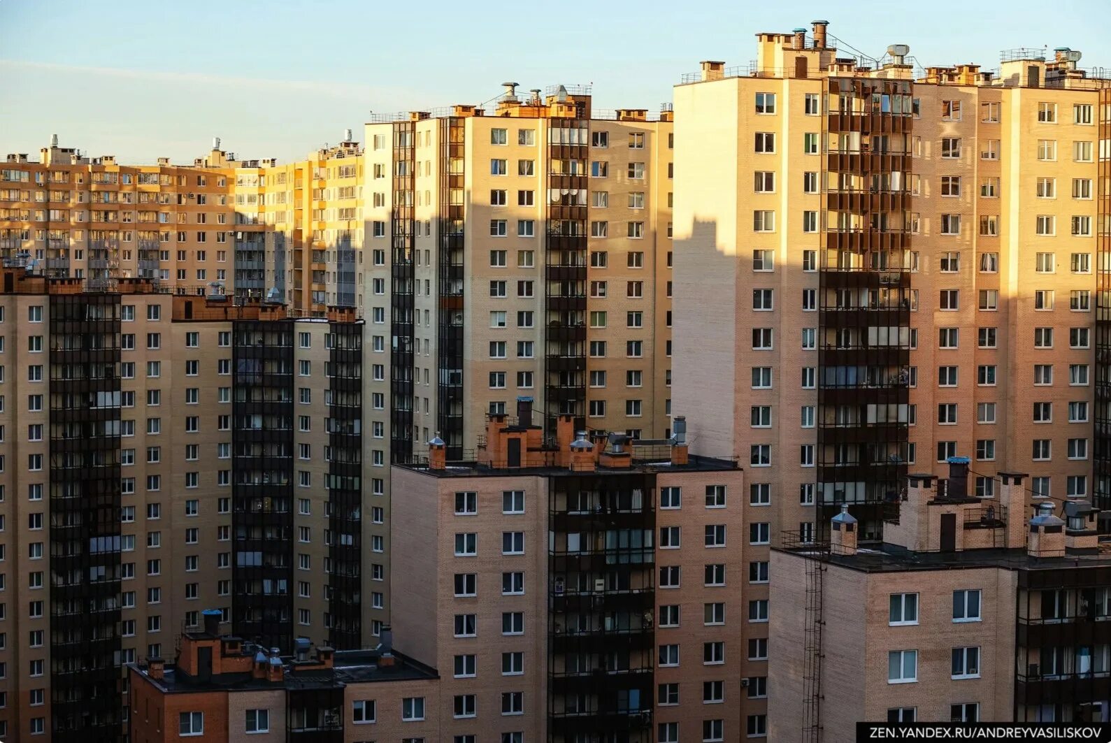 Самый большой жк. Кудрово Санкт-Петербург человейник. Человейник в Кудрово 35 подъездов. Человейник в Кудрово. Человейник Санкт Петербург Мурино.