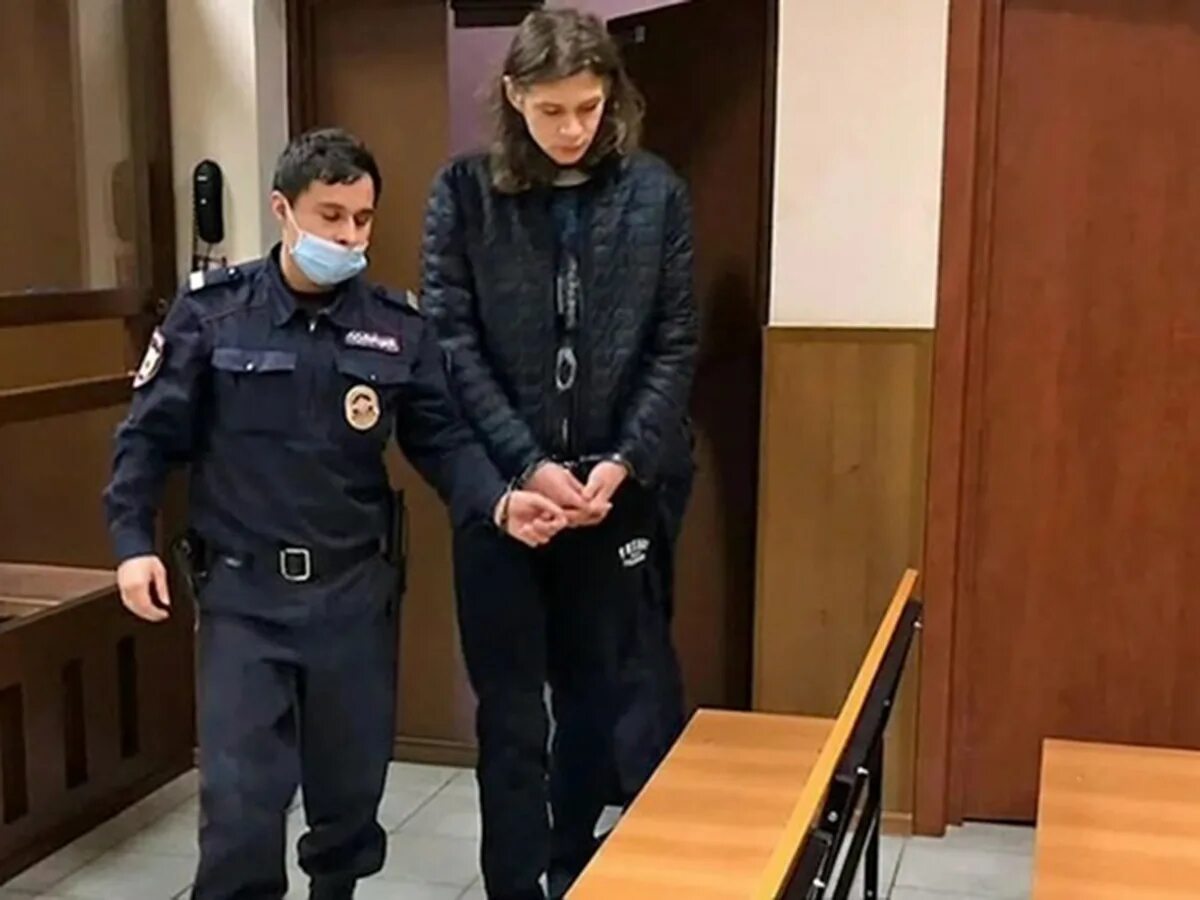 Приговором суда 19-летний Абезгильдин. Вещи в судебной Матвеевым. Гилькин 4 года тюрьмы. Наказание блогеров