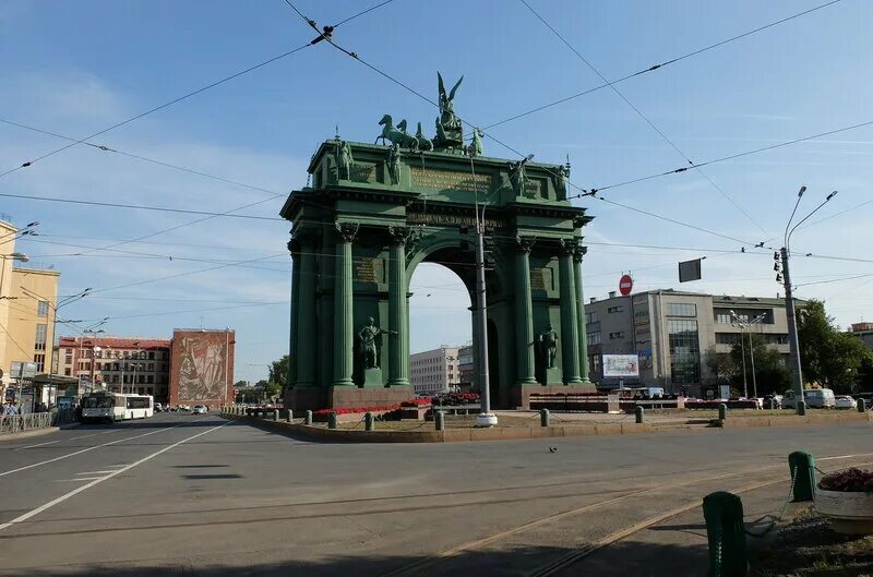 Площадь стачек театр. Нарвские ворота на площади стачек. площадь стачек санкт-петербург. кировский район нарвские ворота. нарвские триумфальные ворота санкт-петербург.