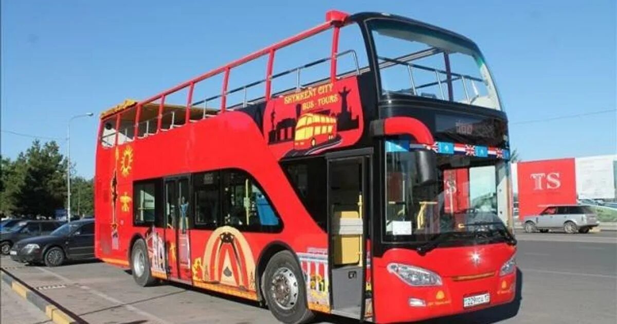 Экскурсионные автобусы для детей. Шымкент экскурсионный автобус. Автобус двухэтажный. Красный автобус. Красный двухэтажный автобус.