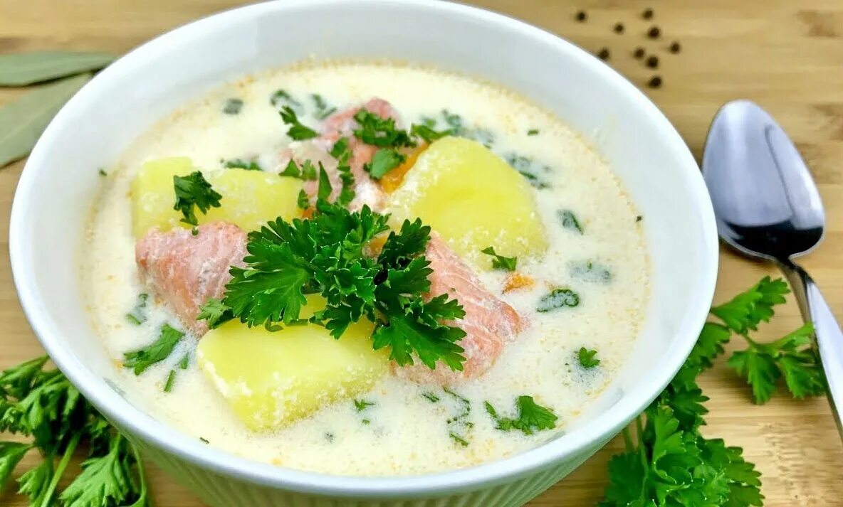 Для супа. Рыбный суп из сайры. Рыбный суп с сыром. Суп с горбушей и плавленным сыром. Суп с горбушей и плавленным сыром.