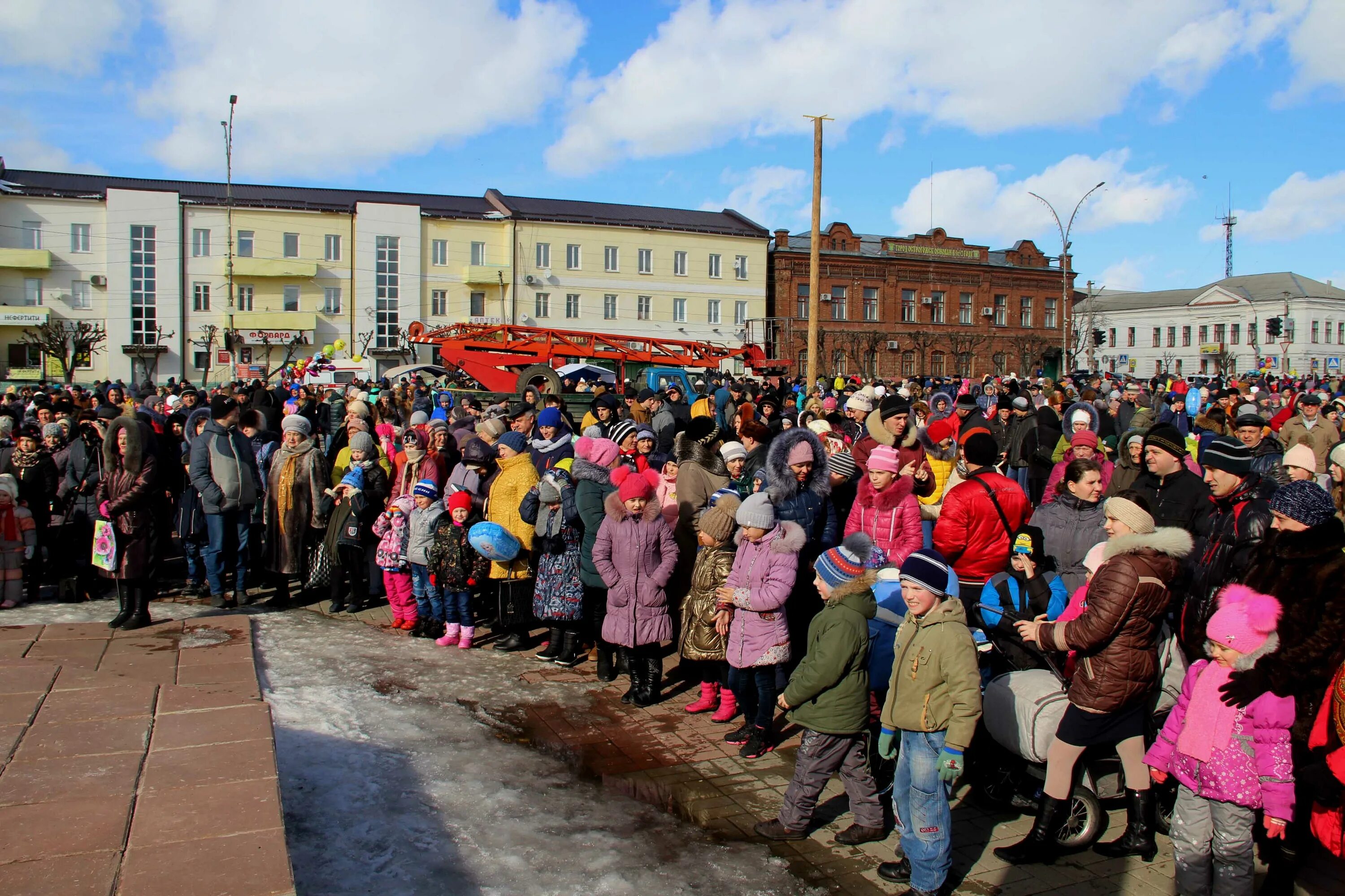 Острогожские новости. Острогожск тосы. Парад победы острогожск 2003 год. Острогожские новости. Острогожск новости.