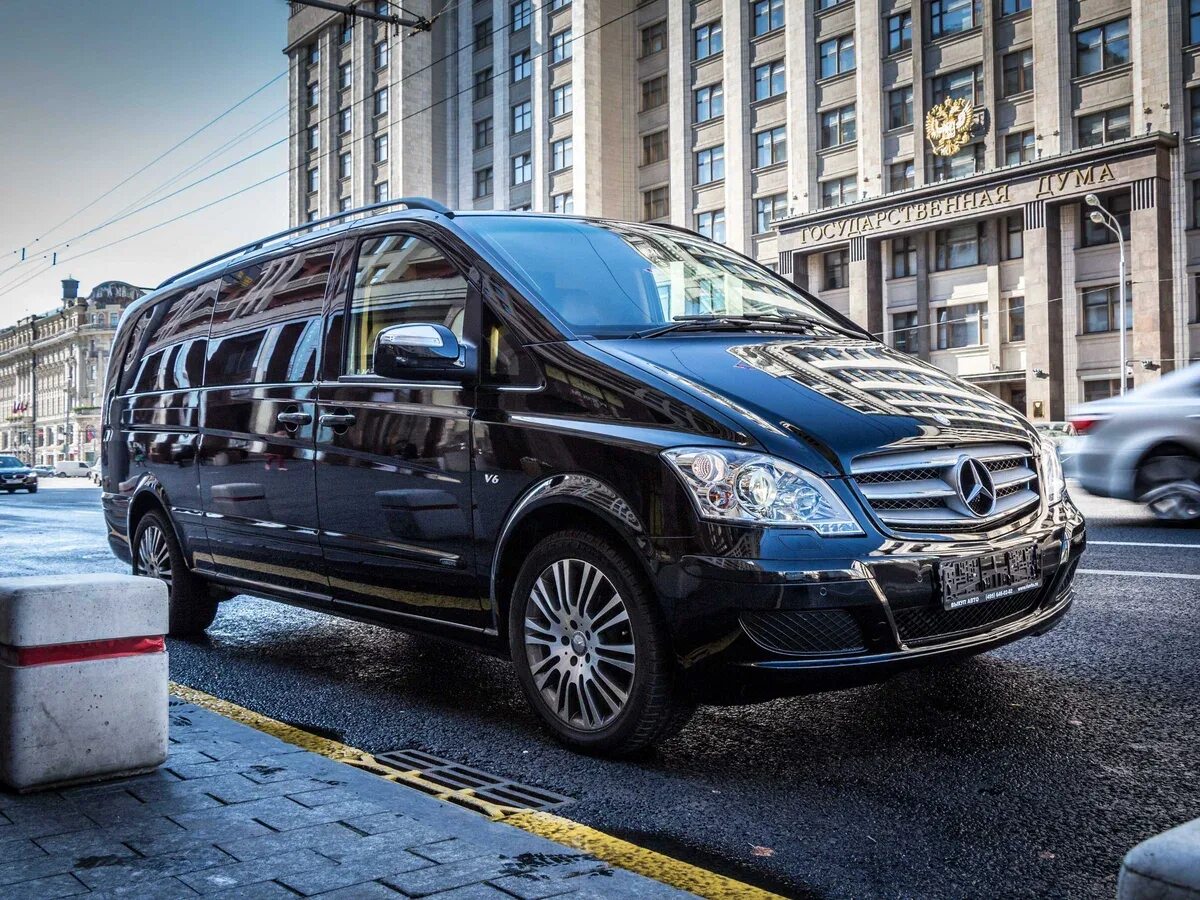 Аренда микроавтобуса посуточно. Mercedes-Benz Viano. Минивэн Мерседес Виано. Микроавтобус Mercedes Viano. Виано 639 бизнес.