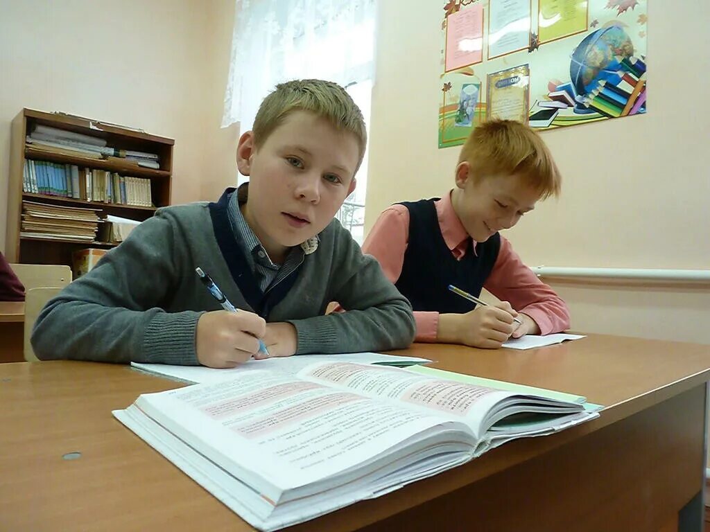 Для школьного проекта семиклассник. Вавожская школа ученики. удмуртские школьники. семиклассникам из удмуртии на одном из уроков. глазовская школа.