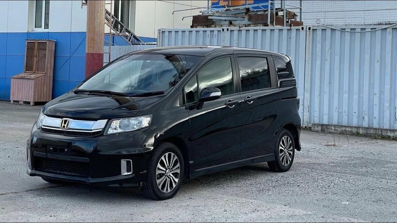 Хонда Фрид Спайк 2014. Хонда Спайк гибрид. Honda freed Spike. Honda freed Spike Camper.