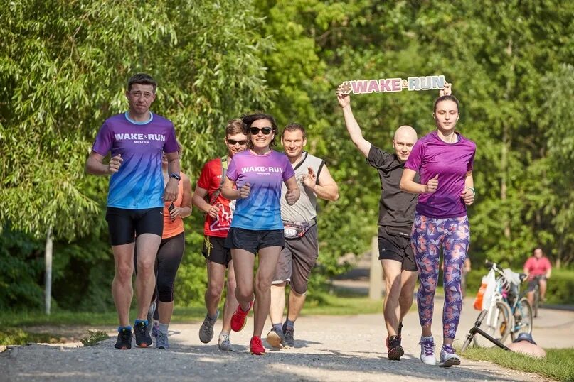 Тренировка в парке. Бег в парках Москвы. Велодорожка в Измайловском парке. Бег в парке Дубки.