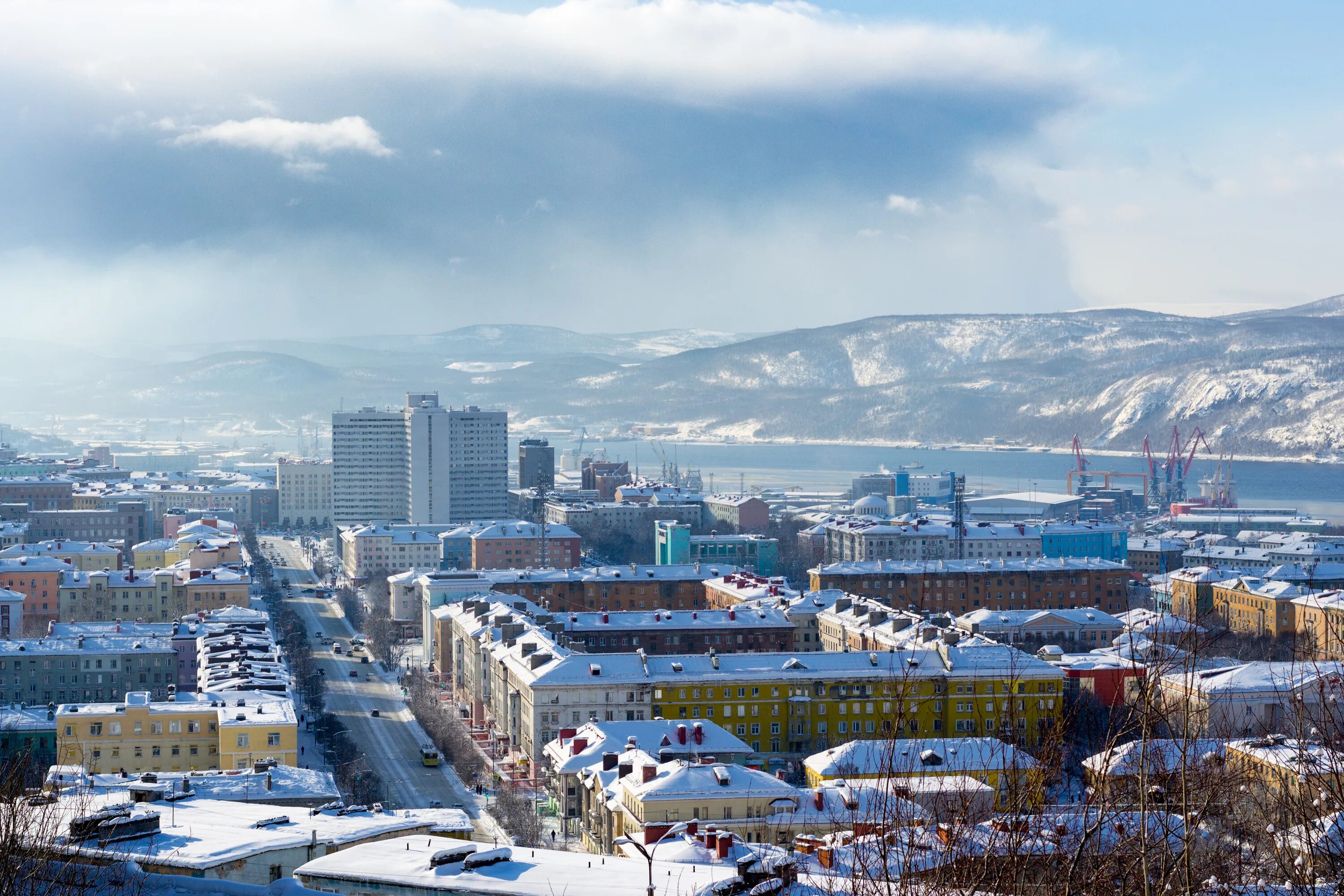 Амирчик мурманск. Мурманск. Мурманск столица севера. Полярный город в Мурманской области. Полярный Мурманск.