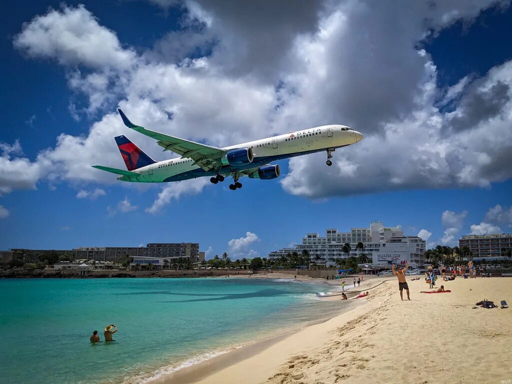 Синт мартен. Остров сен-Мартен. Синт-Мартен Нидерланды. Пляж махо (Maho Beach), синт-Мартен. Сен Мартен самолет.