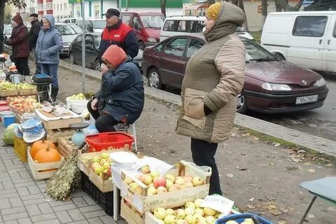 На колхозном рынке продают