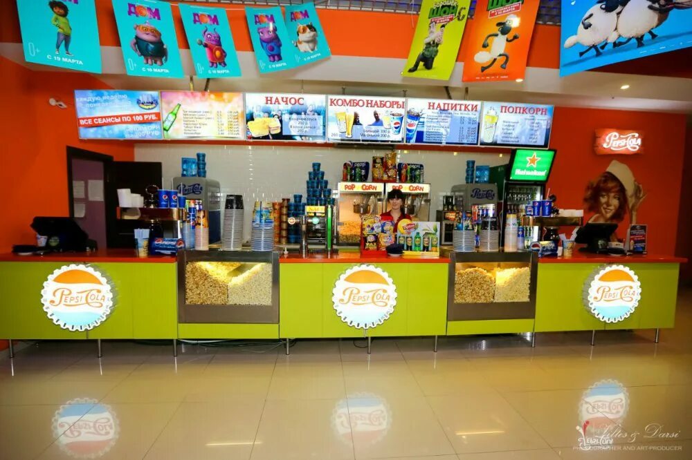 Кинополис кубус. Кинотеатр кинополис гатчина. Кинополис выборг. Кинотеатр всеволожск кинополис. Кинотеатр в кубусе гатчина.