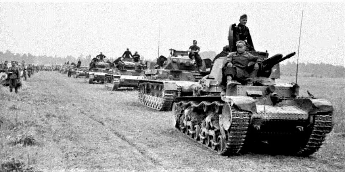 Немецкие танковые группы. Немецкая танковая колонна (PZ Kpfw III),. Колонна немецких танков 1941. Колонны танковые вермахта 1941. PZ 35t 1941.