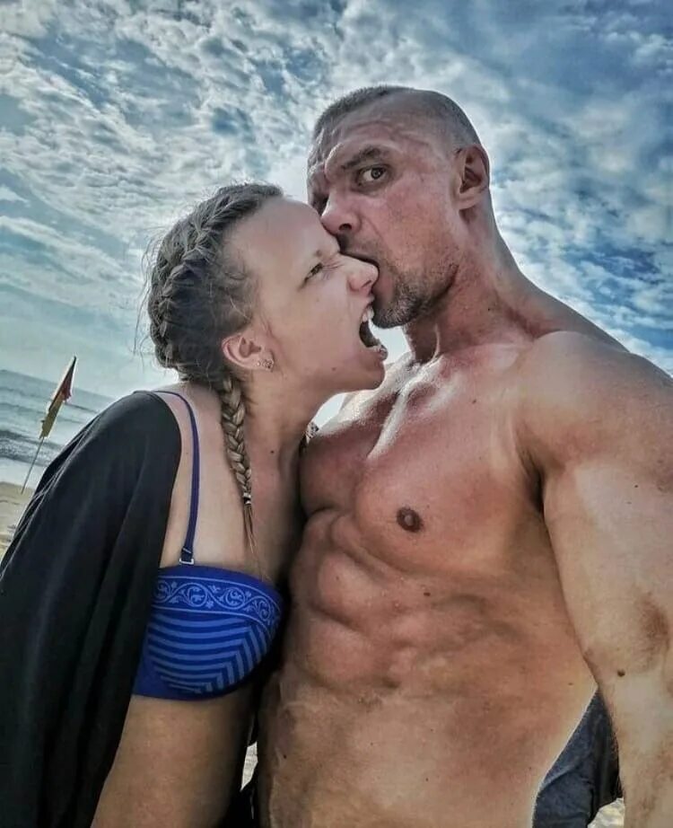 юлия семенова и епифанцев. юлия семенова и епифанцев. с кем живет епифанцев сейчас. владимир епифанцев и его девушка. владимир епифанцев с женой 2022.