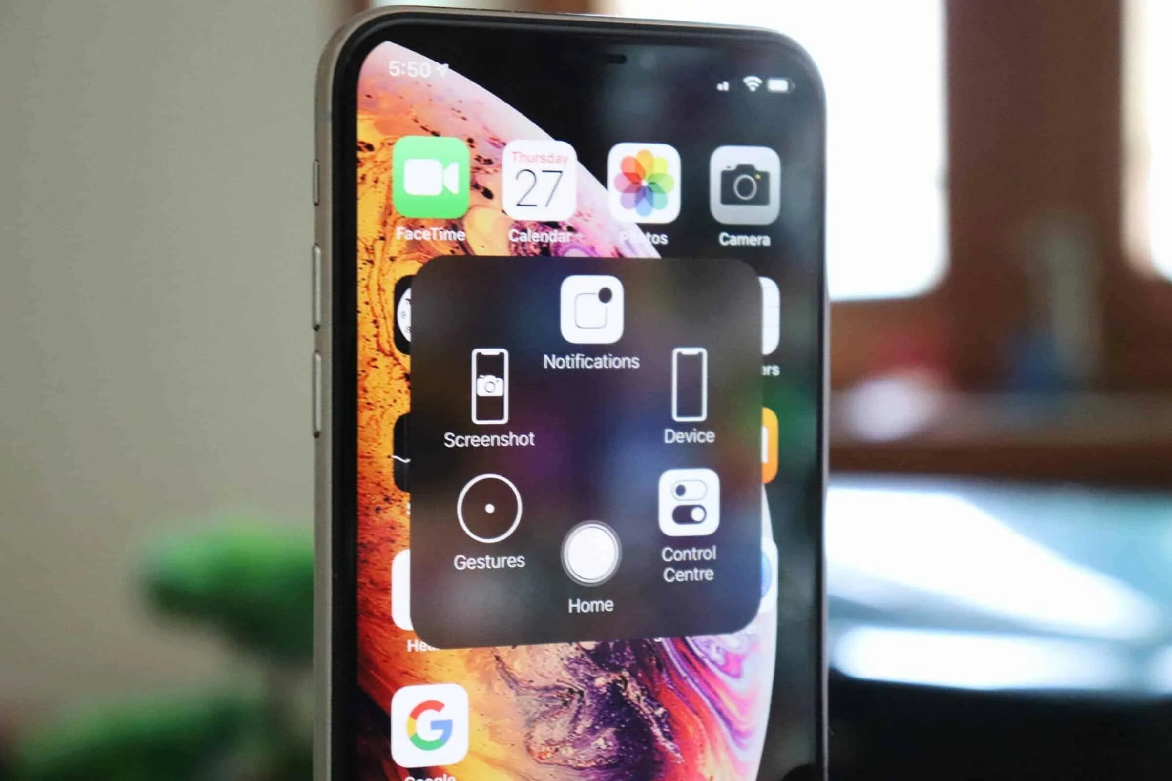 Скрин с айфона xr. Iphone xs screenshot. Айфон xs max золотой. Как сделать айфон xs. Iphone xr ребут.