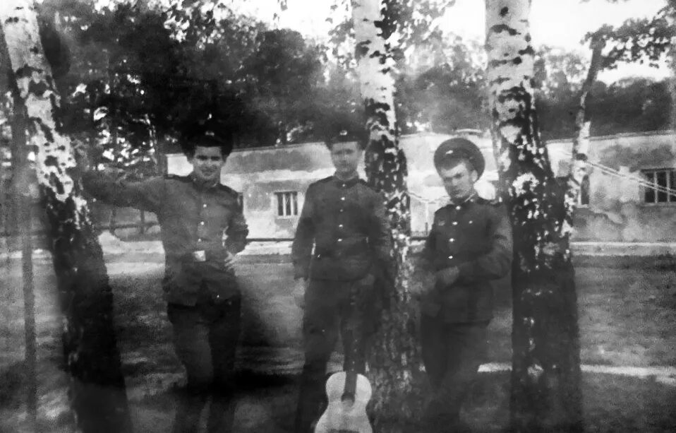 Флаг северной группы войск. Сгв вч пп 61412. Эмблема цгв чехословакия. Ратенов город. В/ч12702.