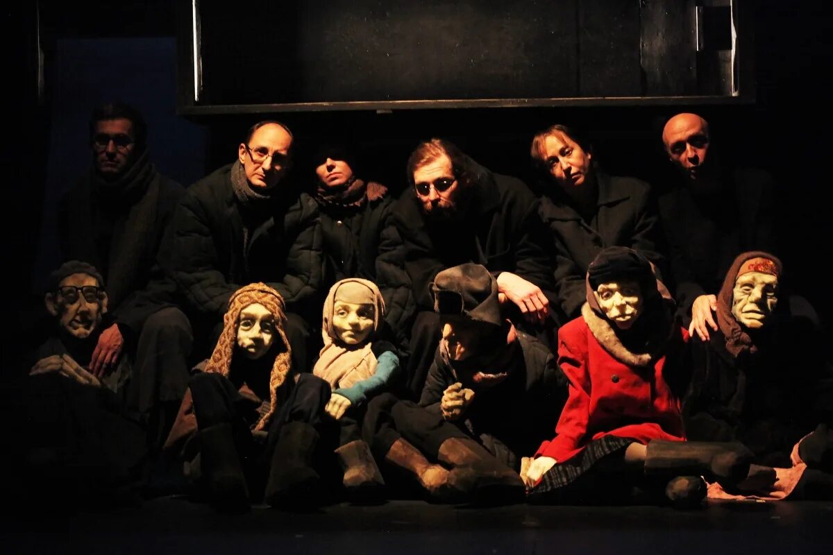 гекатомба блокадный дневник. гекатомба театр на литейном. гекатомба блокадный дневник. гекатомба блокадный дневник. спектакль гекатомба на литейном фотографии.