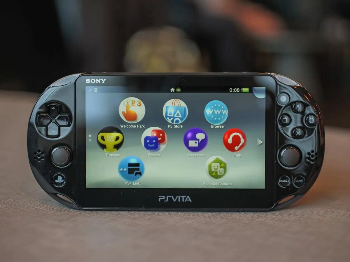 Sony PLAYSTATION Vita 2000. Sony PS Vita Slim. Нужна игровая приставка