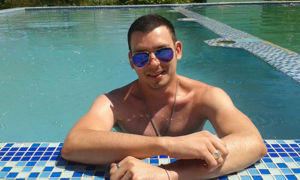 Герой в соц сетях. Парни из социальных сетей. Если парень в соц сетях. Парни из соцсетей. Если парень в соц сетях.