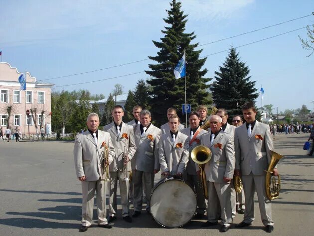 Родники шагова. ДК Лидер Родники. ДК Лидер город Родники. Дом культуры Родниковская. Кинотеатр Лидер Родники.