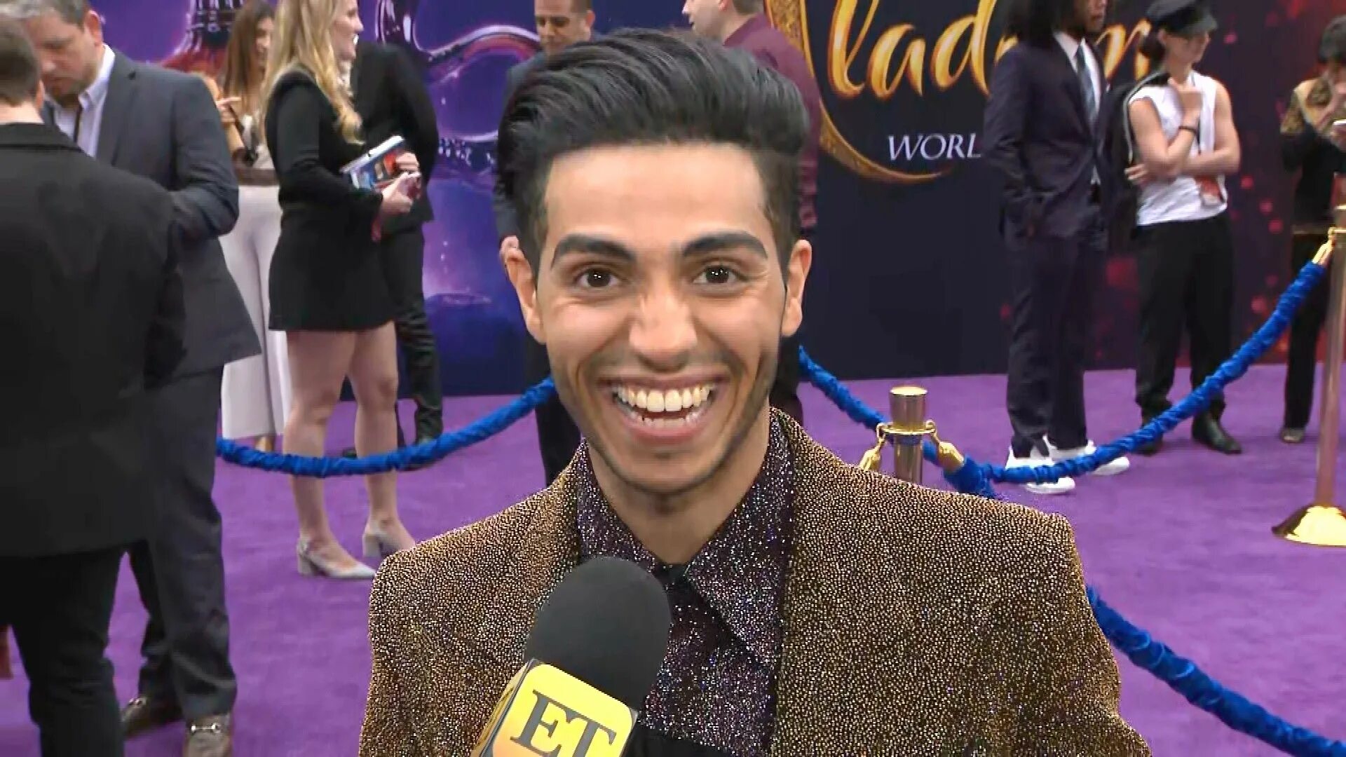Песня тв мена. Мена массуд и эмили шах. mena massoud. aladdin star.