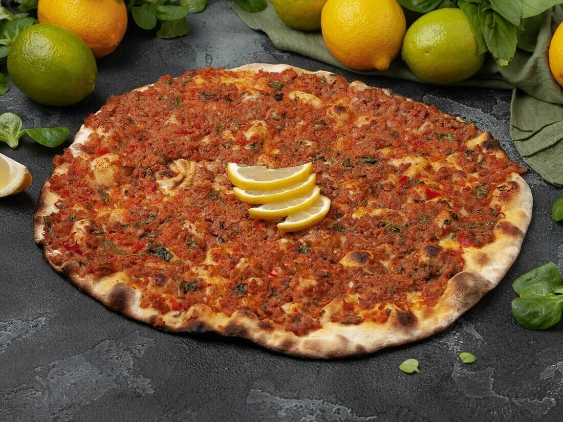 Ламаджо. Армянская пицца ламаджо. Лахмаджун. Лахмаджун армянский.