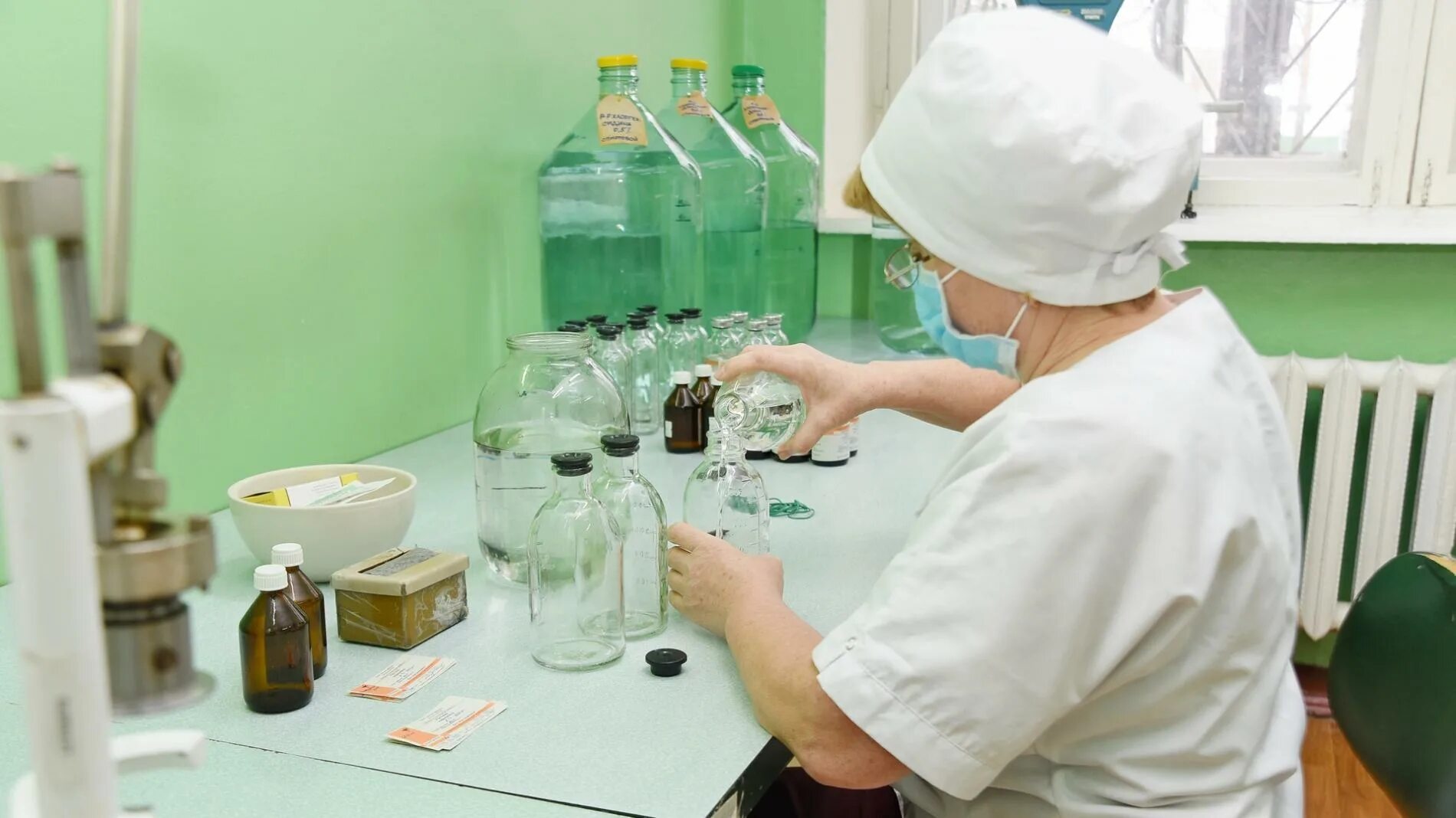 технология изготовления жидких лекарственных форм. жидкие лекарственные формы изготавливаемые в аптеке. лекарственные формы изготовленные в аптеке. технология жидких лекарственных форм. жидкие лекарственные средства.