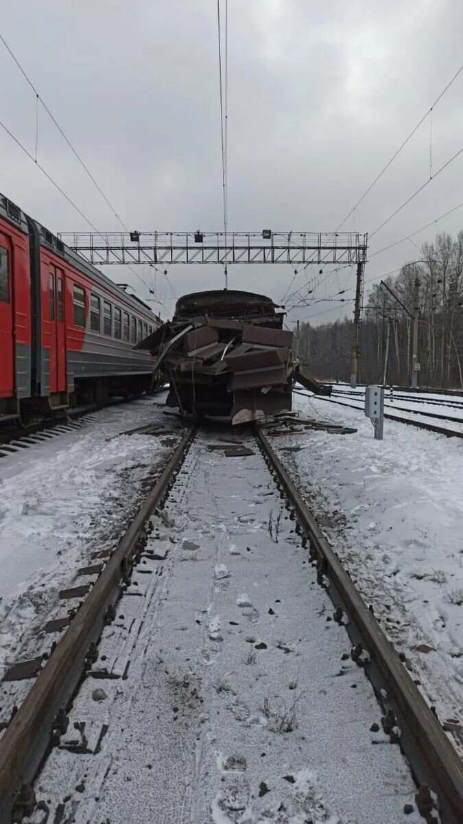 Разрыв поезда. Электричку разорвало депо Куровская. Депо Куровская. Станция депо Куровская. Моторвагонное депо Куровская.