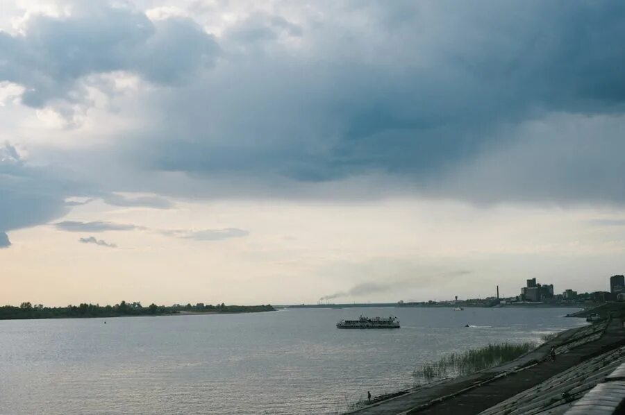 Томская дамба. Плотина Томск. Дамба Томск Томь ночь. Томск дамба томские мельницы.